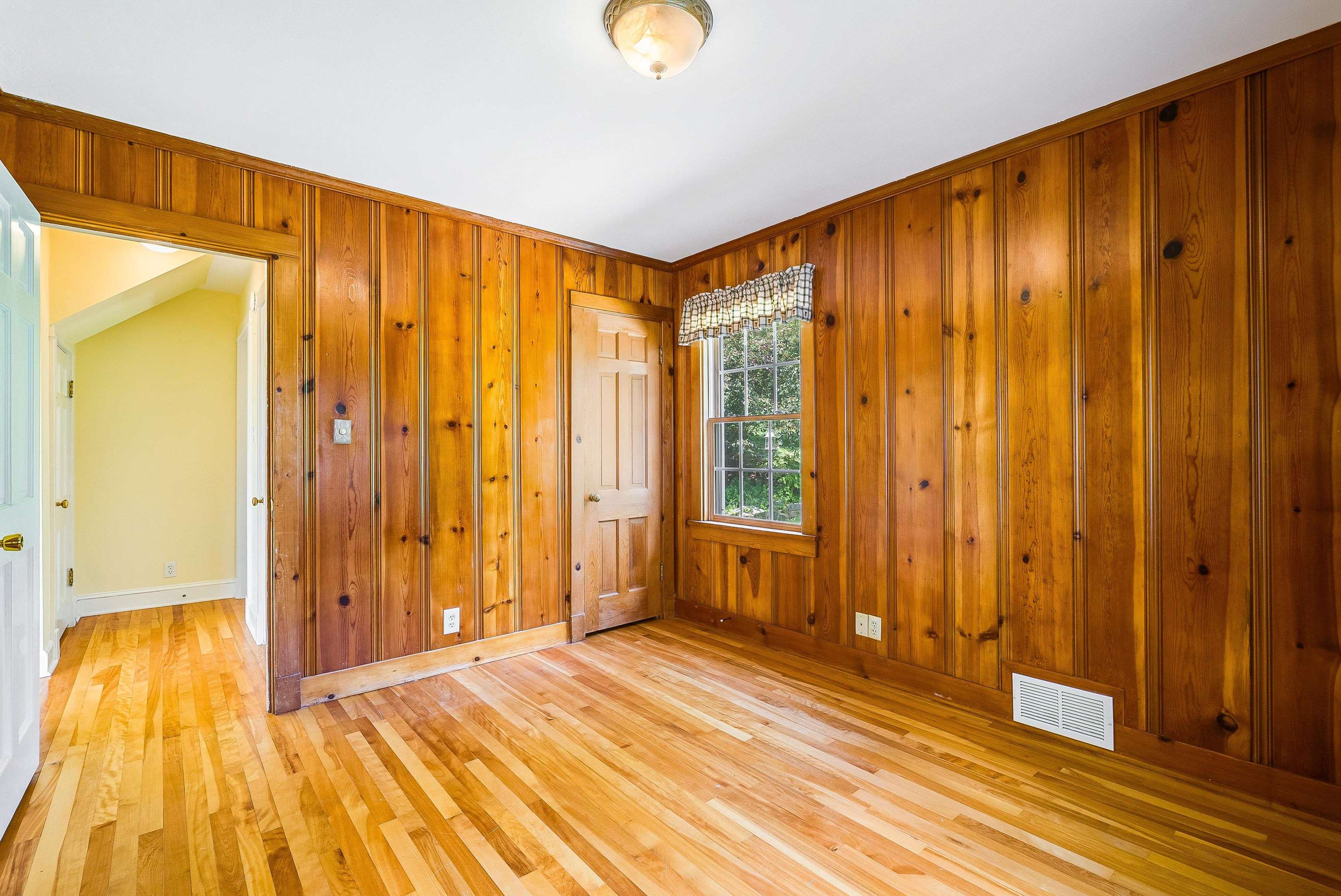 810 REID ST, STAUNTON, Virginia 24401, 3 Bedrooms Bedrooms, ,2 BathroomsBathrooms,Residential,810 REID ST,667416 MLS # 667416