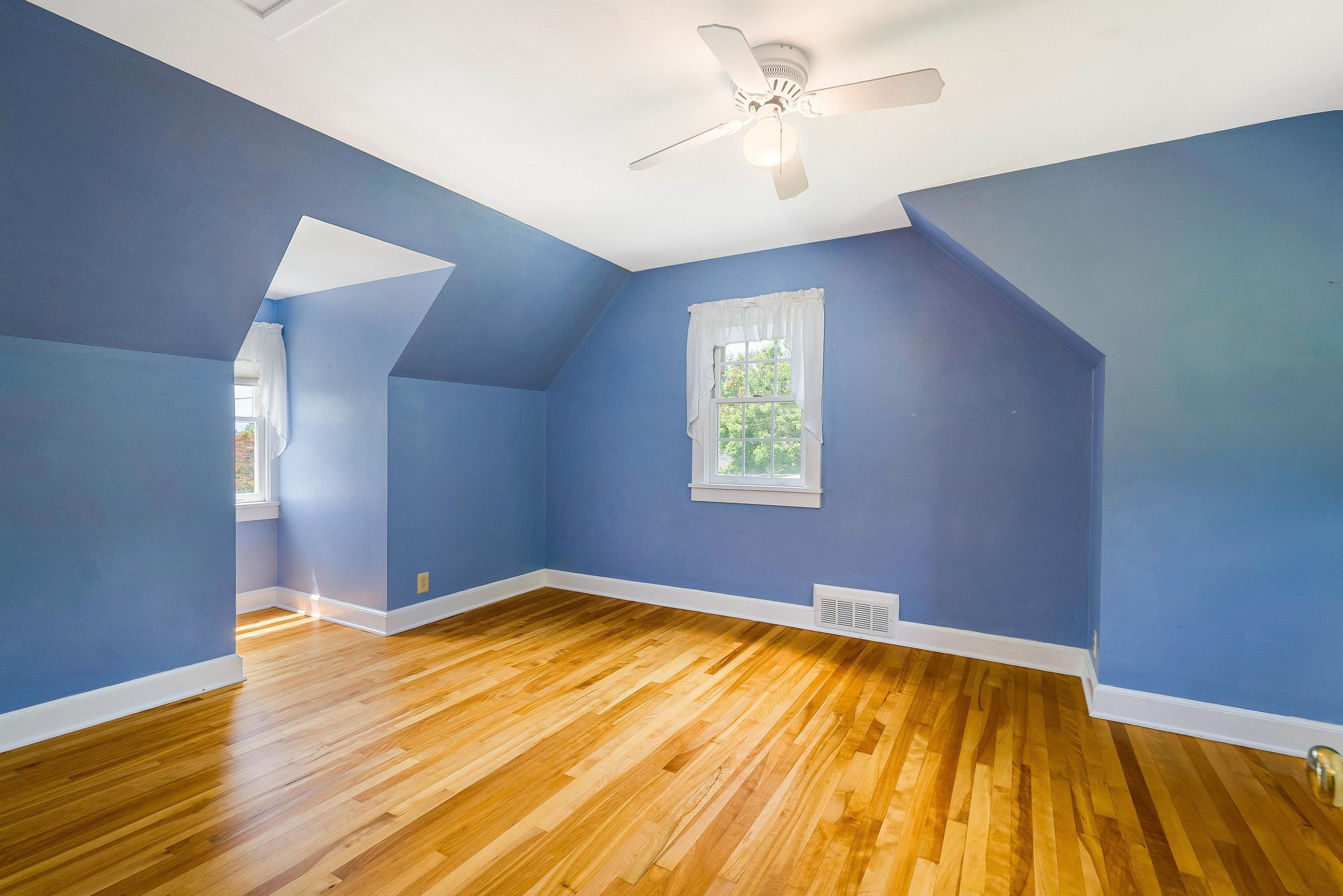 810 REID ST, STAUNTON, Virginia 24401, 3 Bedrooms Bedrooms, ,2 BathroomsBathrooms,Residential,810 REID ST,667416 MLS # 667416