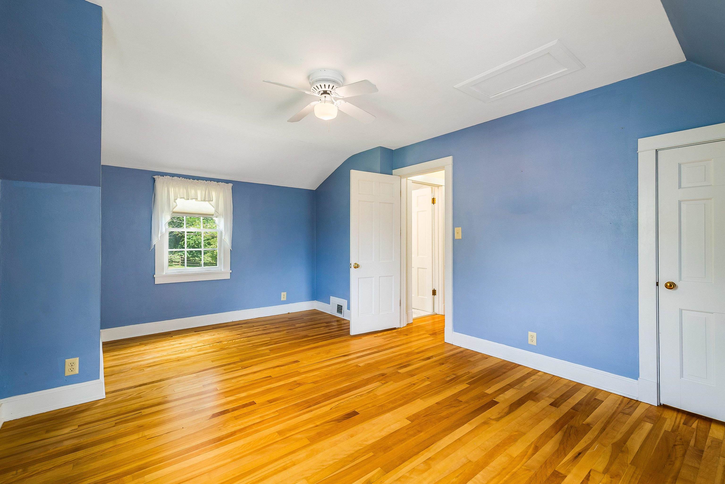 810 REID ST, STAUNTON, Virginia 24401, 3 Bedrooms Bedrooms, ,2 BathroomsBathrooms,Residential,810 REID ST,667416 MLS # 667416