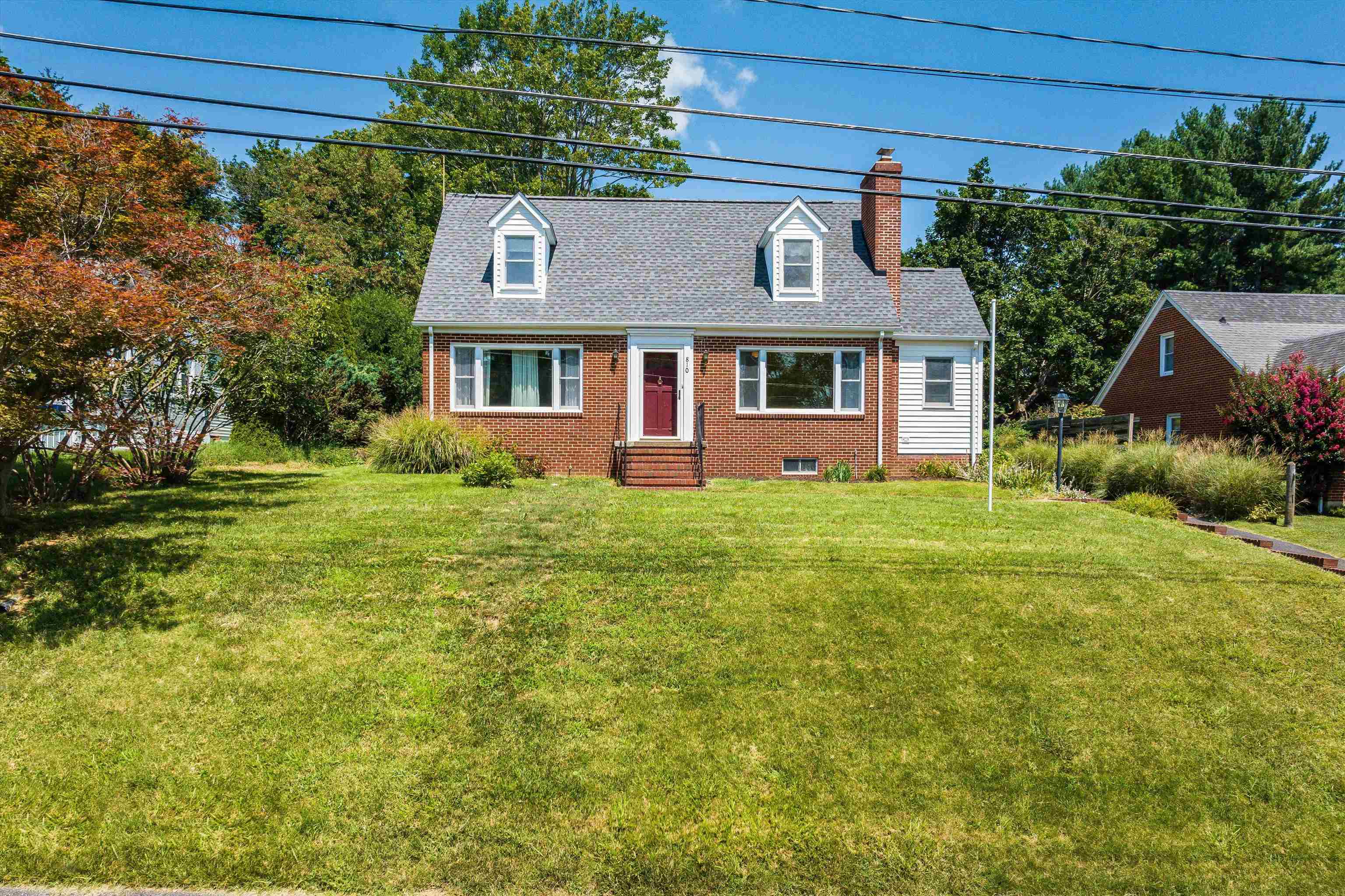 810 REID ST, STAUNTON, Virginia 24401, 3 Bedrooms Bedrooms, ,2 BathroomsBathrooms,Residential,810 REID ST,667416 MLS # 667416