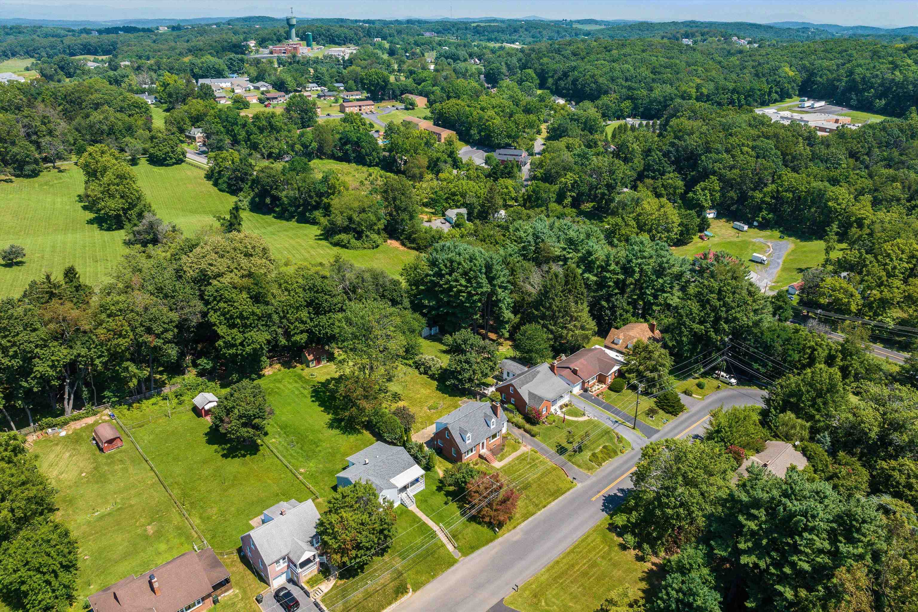 810 REID ST, STAUNTON, Virginia 24401, 3 Bedrooms Bedrooms, ,2 BathroomsBathrooms,Residential,810 REID ST,667416 MLS # 667416