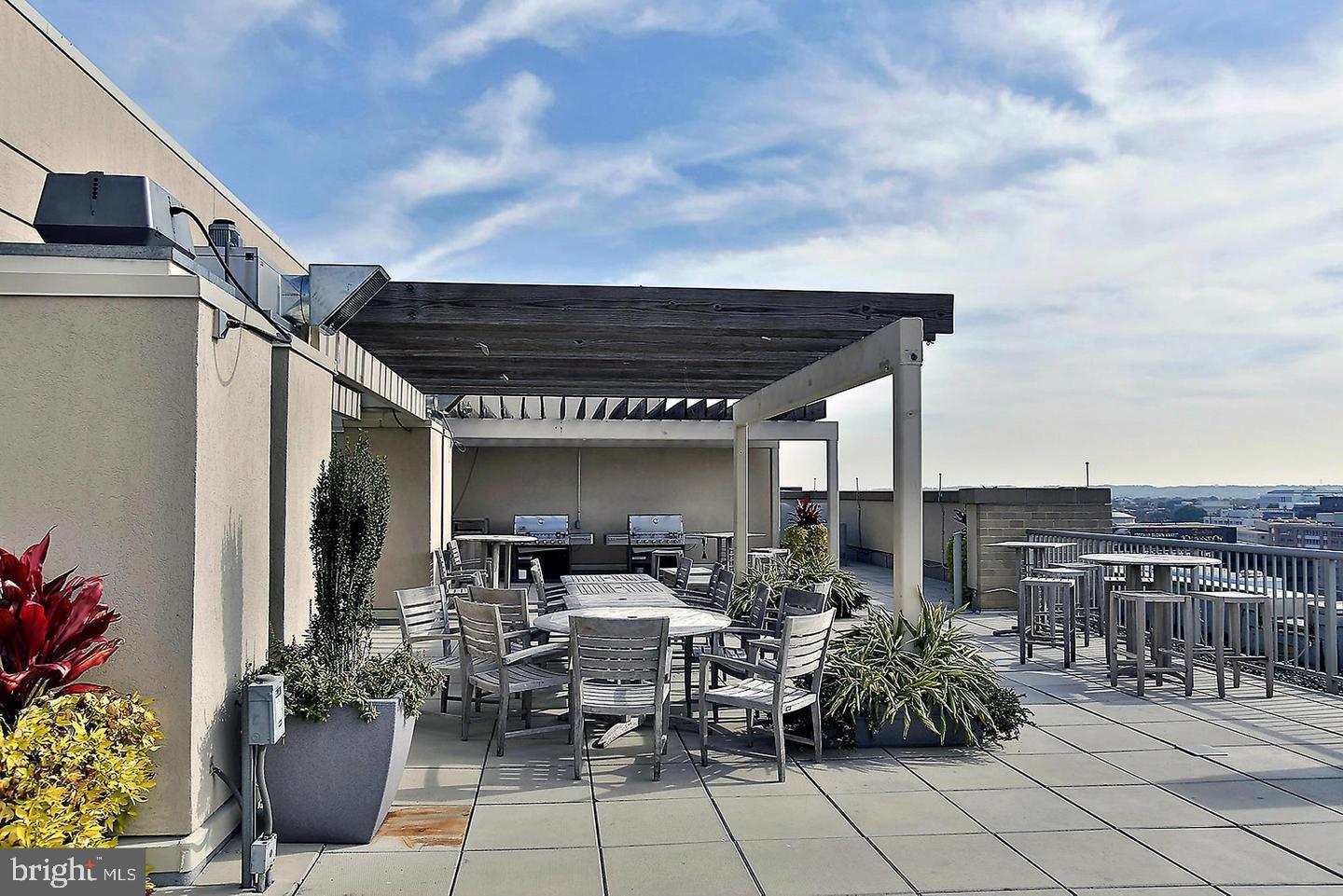 811 4TH ST NW #610, WASHINGTON, District Of Columbia 20001, 2 Bedrooms Bedrooms, ,2 BathroomsBathrooms,Residential,For sale,811 4TH ST NW #610,DCDC2194770 MLS # DCDC2194770