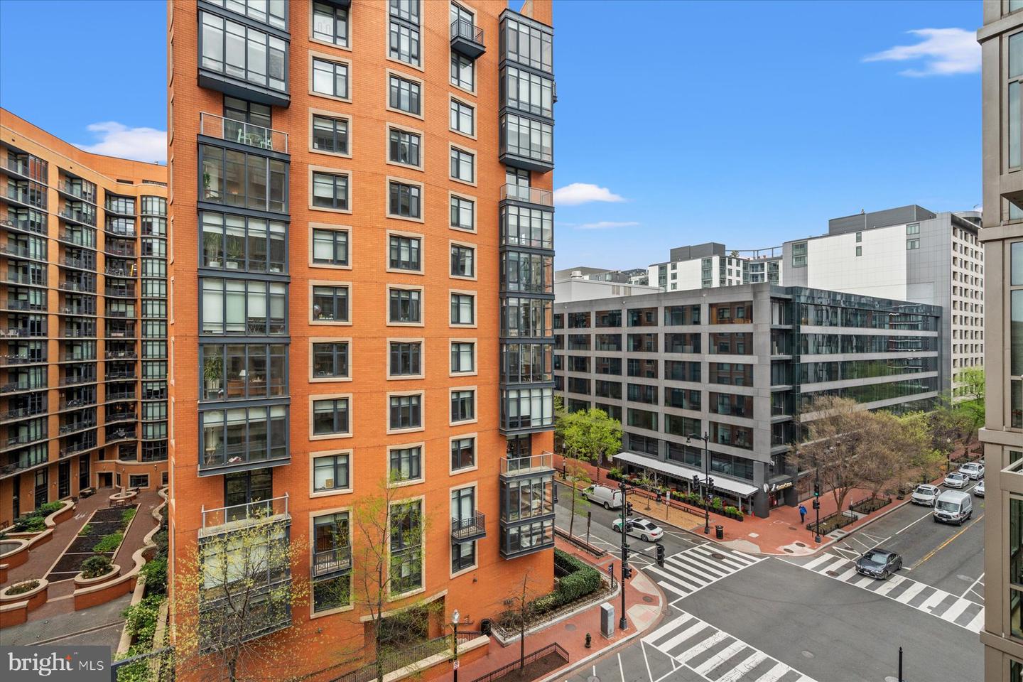 811 4TH ST NW #610, WASHINGTON, District Of Columbia 20001, 2 Bedrooms Bedrooms, ,2 BathroomsBathrooms,Residential,For sale,811 4TH ST NW #610,DCDC2194770 MLS # DCDC2194770