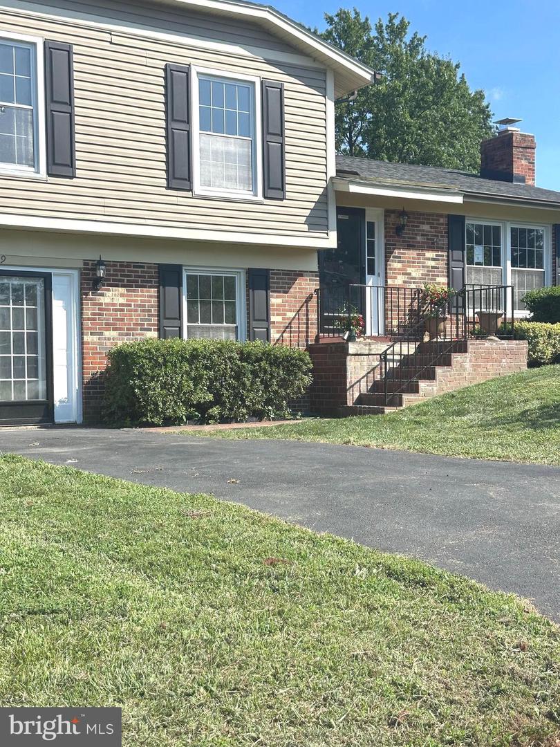 8959 ROLLING RD, MANASSAS, Virginia 20110, 4 Bedrooms Bedrooms, ,2 BathroomsBathrooms,Residential,For sale,8959 ROLLING RD,VAMN2008266 MLS # VAMN2008266