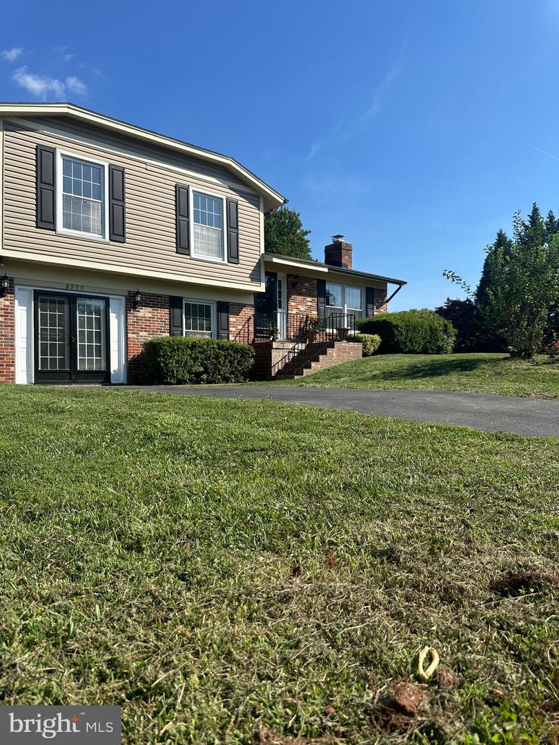8959 ROLLING RD, MANASSAS, Virginia 20110, 4 Bedrooms Bedrooms, ,2 BathroomsBathrooms,Residential,For sale,8959 ROLLING RD,VAMN2008266 MLS # VAMN2008266
