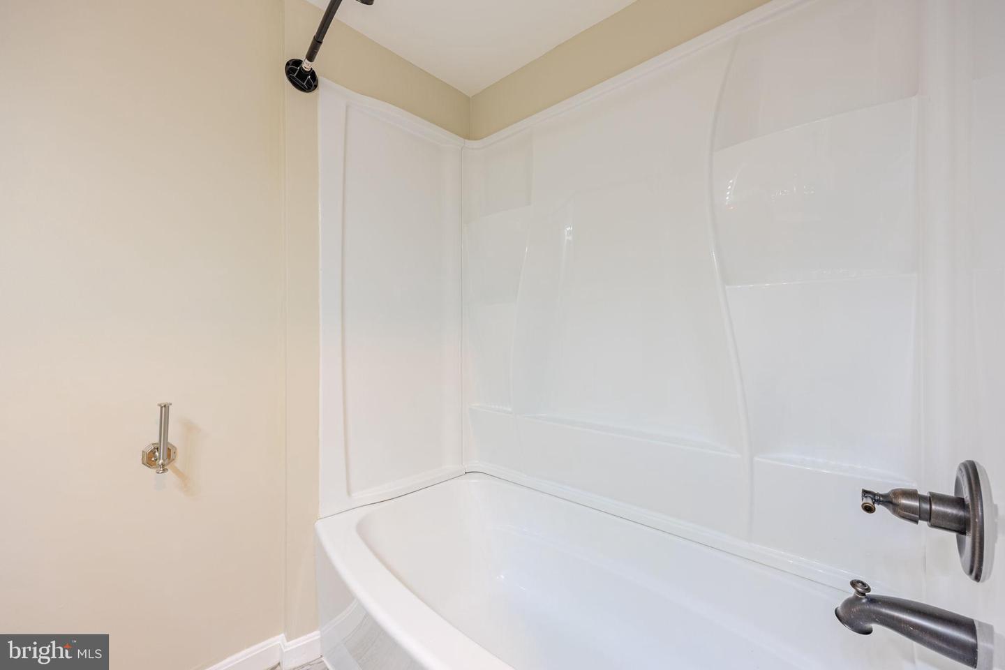 6150 CASTLETOWN WAY, ALEXANDRIA, Virginia 22310, 3 Bedrooms Bedrooms, ,3 BathroomsBathrooms,Residential,For sale,6150 CASTLETOWN WAY,VAFX2244742 MLS # VAFX2244742