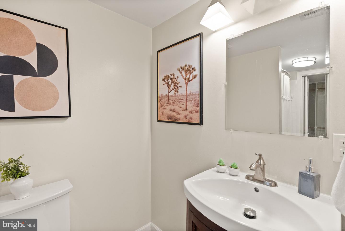 104 N BEDFORD ST #A, ARLINGTON, Virginia 22201, 1 Bedroom Bedrooms, ,1 BathroomBathrooms,Residential,For sale,104 N BEDFORD ST #A,VAAR2059228 MLS # VAAR2059228