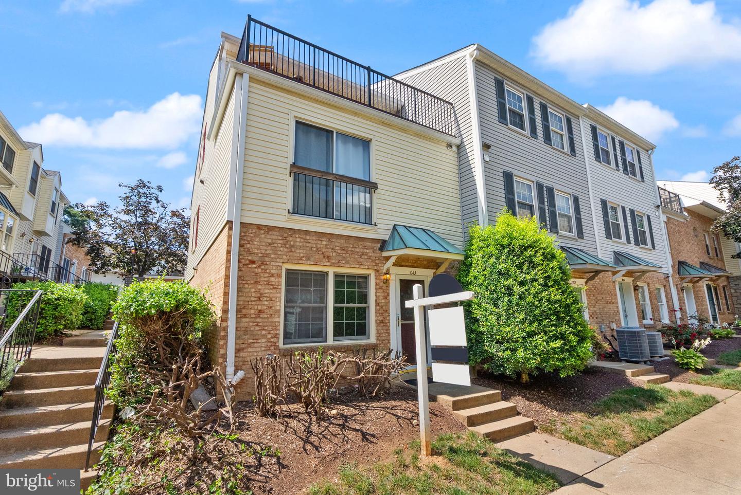 104 N BEDFORD ST #A, ARLINGTON, Virginia 22201, 1 Bedroom Bedrooms, ,1 BathroomBathrooms,Residential,For sale,104 N BEDFORD ST #A,VAAR2059228 MLS # VAAR2059228