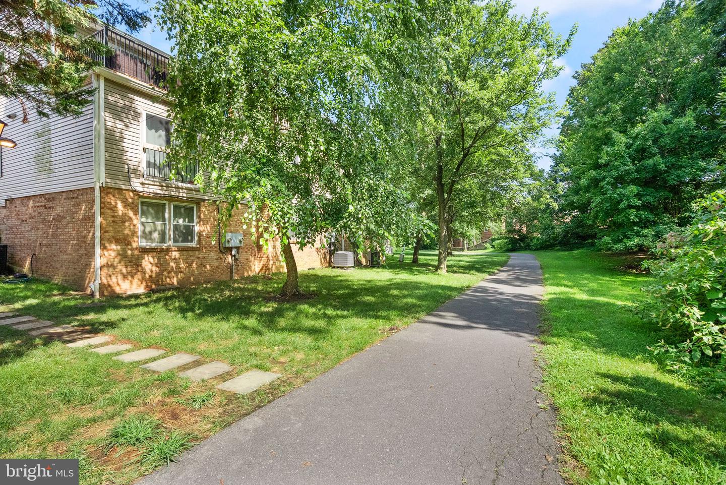 104 N BEDFORD ST #A, ARLINGTON, Virginia 22201, 1 Bedroom Bedrooms, ,1 BathroomBathrooms,Residential,For sale,104 N BEDFORD ST #A,VAAR2059228 MLS # VAAR2059228