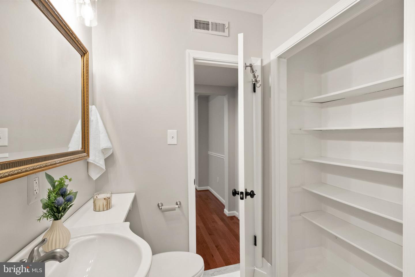1701 N TROY ST #7-375, ARLINGTON, Virginia 22201, 2 Bedrooms Bedrooms, ,1 BathroomBathrooms,Residential,For sale,1701 N TROY ST #7-375,VAAR2059930 MLS # VAAR2059930