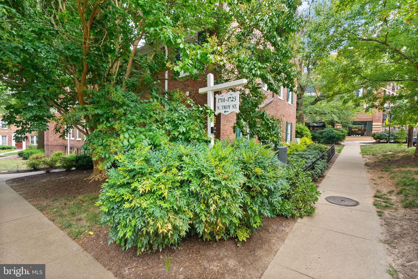 1701 N TROY ST #7-375, ARLINGTON, Virginia 22201, 2 Bedrooms Bedrooms, ,1 BathroomBathrooms,Residential,For sale,1701 N TROY ST #7-375,VAAR2059930 MLS # VAAR2059930