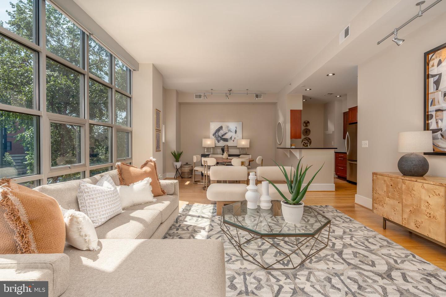 2100 11TH ST NW #201, WASHINGTON, District Of Columbia 20001, 2 Bedrooms Bedrooms, ,2 BathroomsBathrooms,Residential,For sale,2100 11TH ST NW #201,DCDC2208818 MLS # DCDC2208818