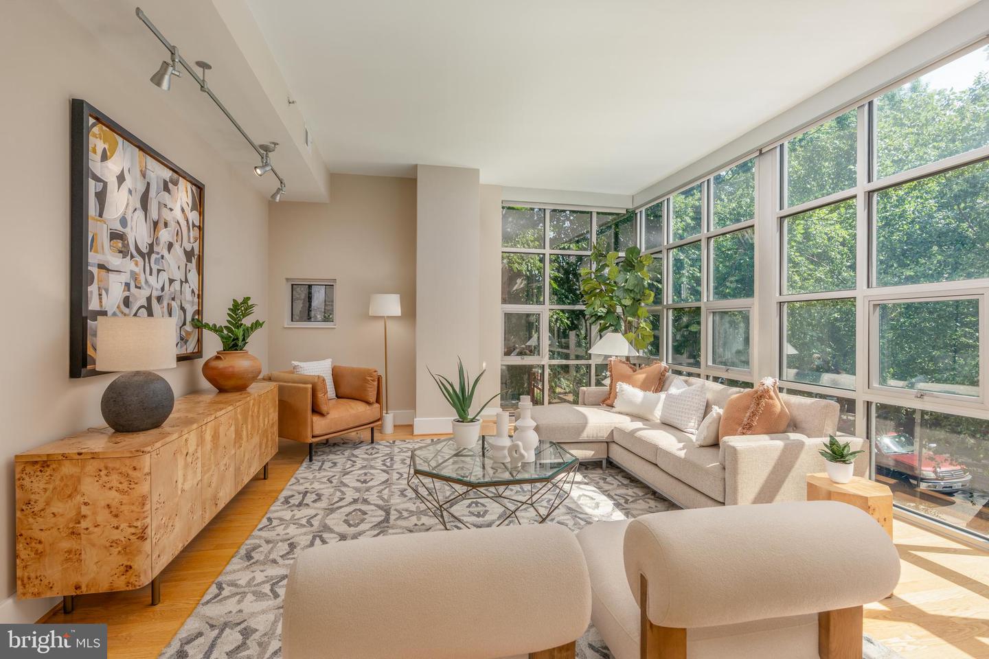 2100 11TH ST NW #201, WASHINGTON, District Of Columbia 20001, 2 Bedrooms Bedrooms, ,2 BathroomsBathrooms,Residential,For sale,2100 11TH ST NW #201,DCDC2208818 MLS # DCDC2208818