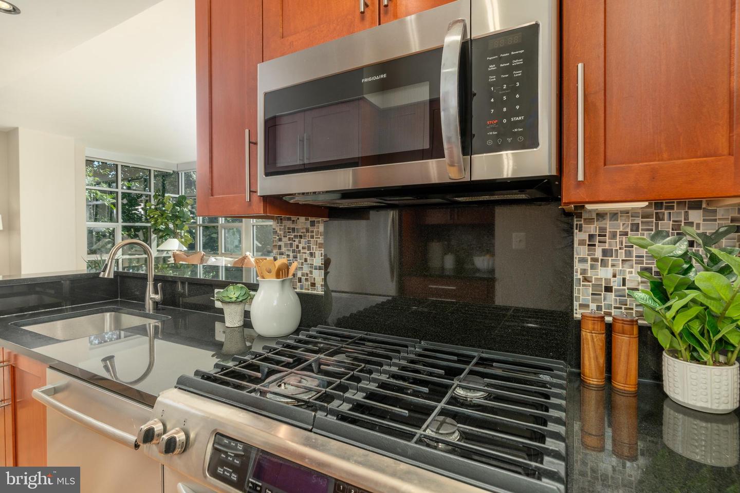 2100 11TH ST NW #201, WASHINGTON, District Of Columbia 20001, 2 Bedrooms Bedrooms, ,2 BathroomsBathrooms,Residential,For sale,2100 11TH ST NW #201,DCDC2208818 MLS # DCDC2208818