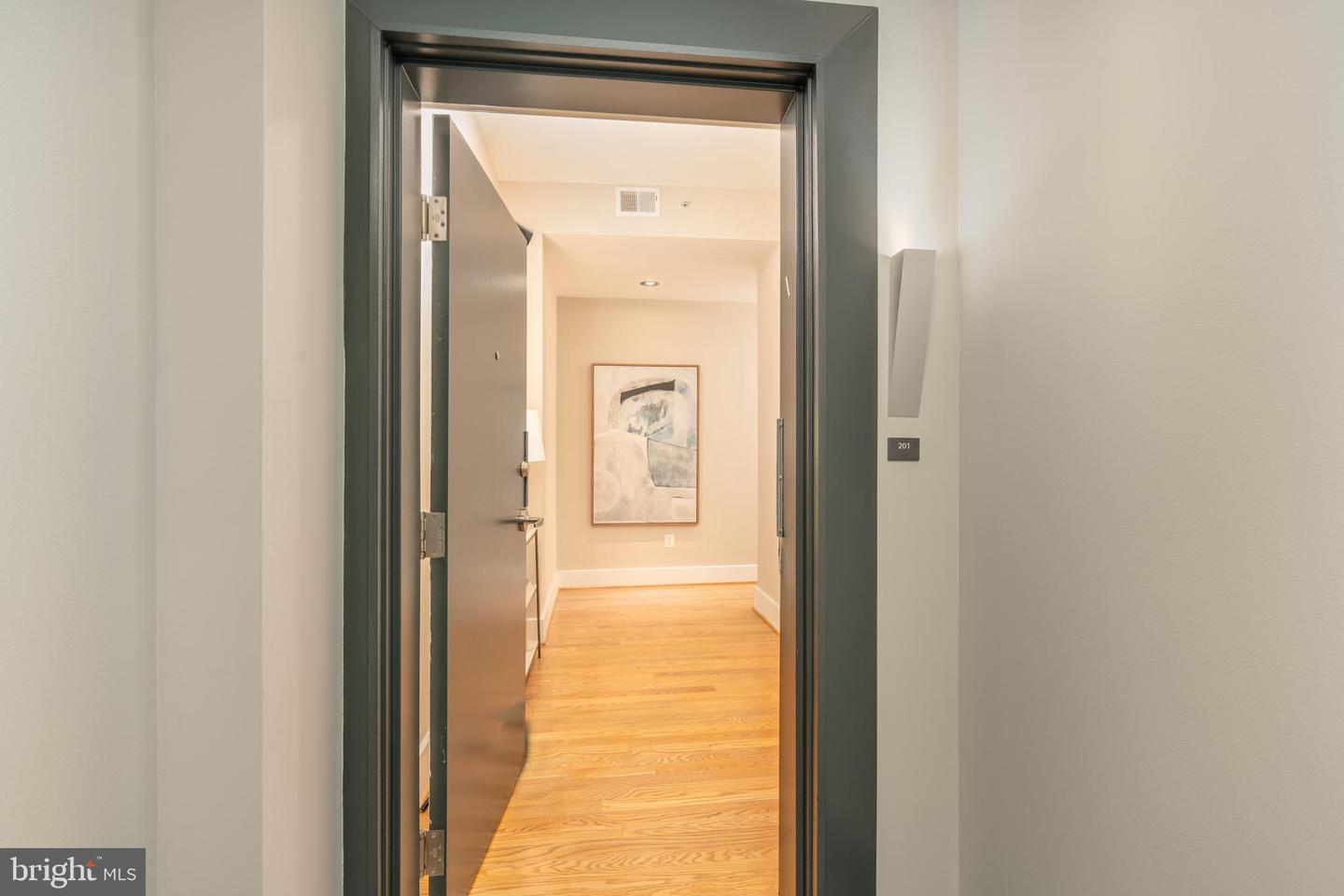 2100 11TH ST NW #201, WASHINGTON, District Of Columbia 20001, 2 Bedrooms Bedrooms, ,2 BathroomsBathrooms,Residential,For sale,2100 11TH ST NW #201,DCDC2208818 MLS # DCDC2208818