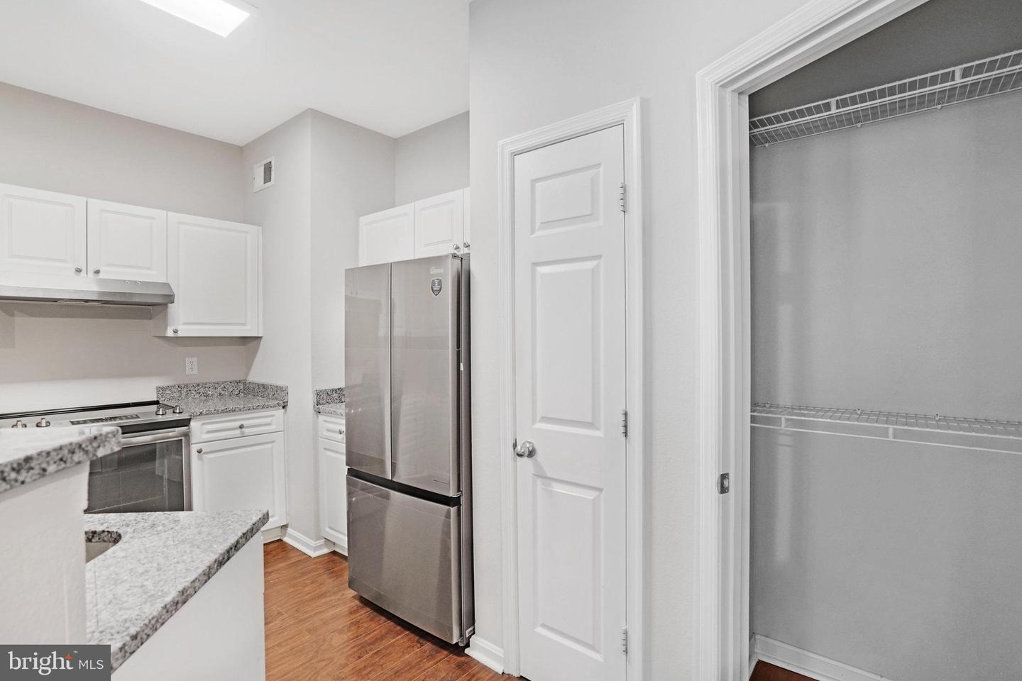8071 NICOSH CIRCLE LN #52, FALLS CHURCH, Virginia 22042, 2 Bedrooms Bedrooms, ,2 BathroomsBathrooms,Residential,For sale,8071 NICOSH CIRCLE LN #52,VAFX2254130 MLS # VAFX2254130
