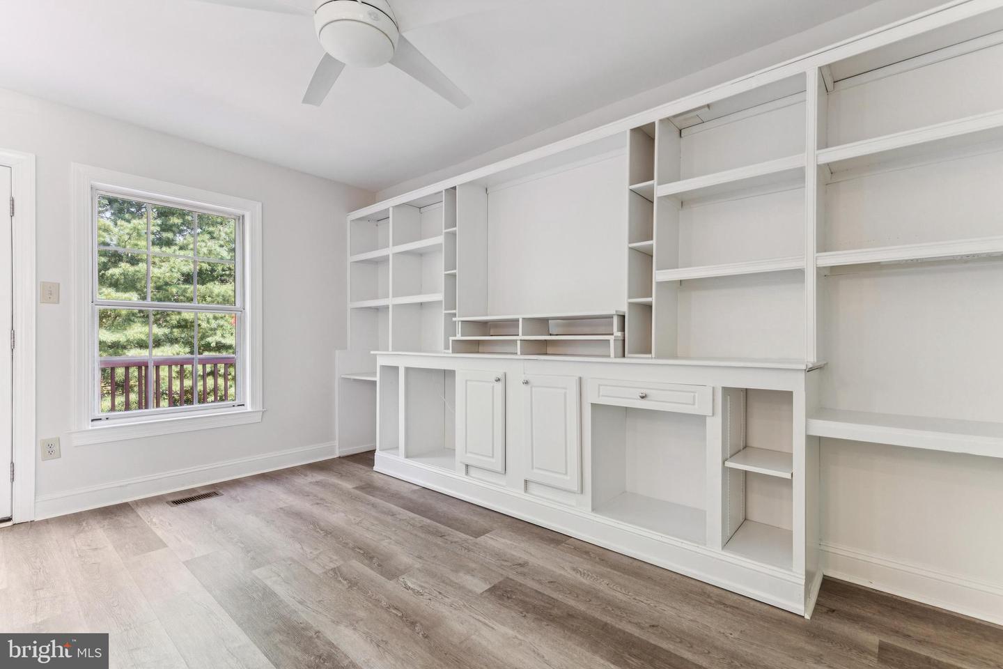 46609 SILHOUETTE SQ, STERLING, Virginia 20164, 4 Bedrooms Bedrooms, ,3 BathroomsBathrooms,Residential,For sale,46609 SILHOUETTE SQ,VALO2101560 MLS # VALO2101560