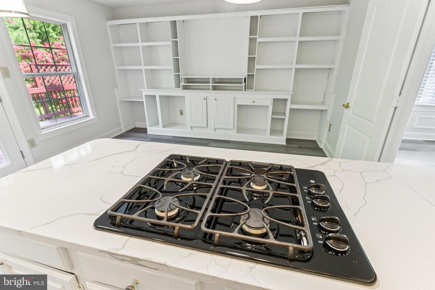 46609 SILHOUETTE SQ, STERLING, Virginia 20164, 4 Bedrooms Bedrooms, ,3 BathroomsBathrooms,Residential,For sale,46609 SILHOUETTE SQ,VALO2101560 MLS # VALO2101560