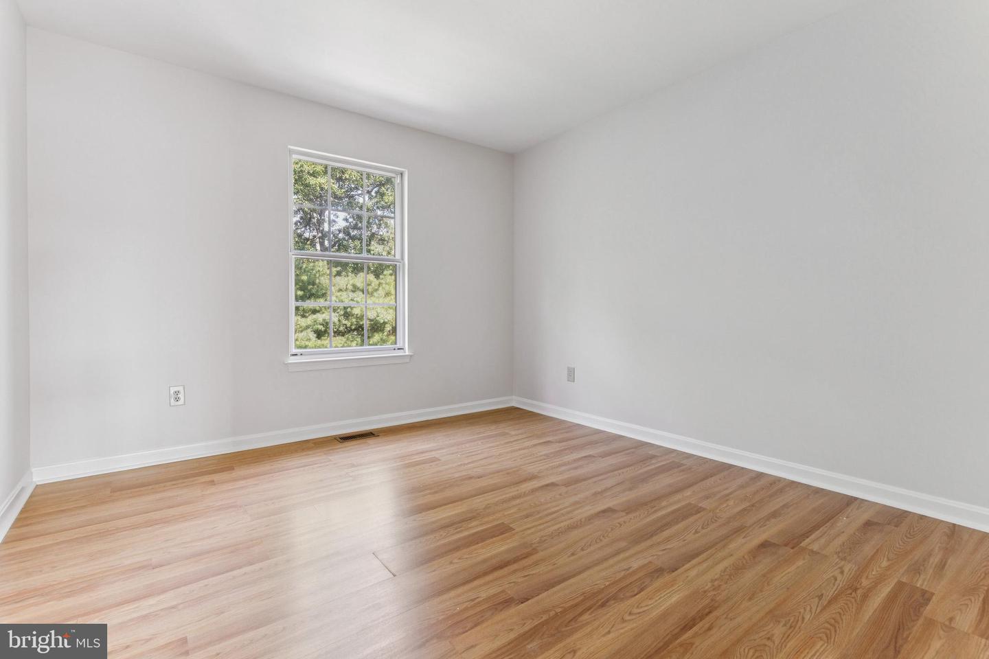 46609 SILHOUETTE SQ, STERLING, Virginia 20164, 4 Bedrooms Bedrooms, ,3 BathroomsBathrooms,Residential,For sale,46609 SILHOUETTE SQ,VALO2101560 MLS # VALO2101560