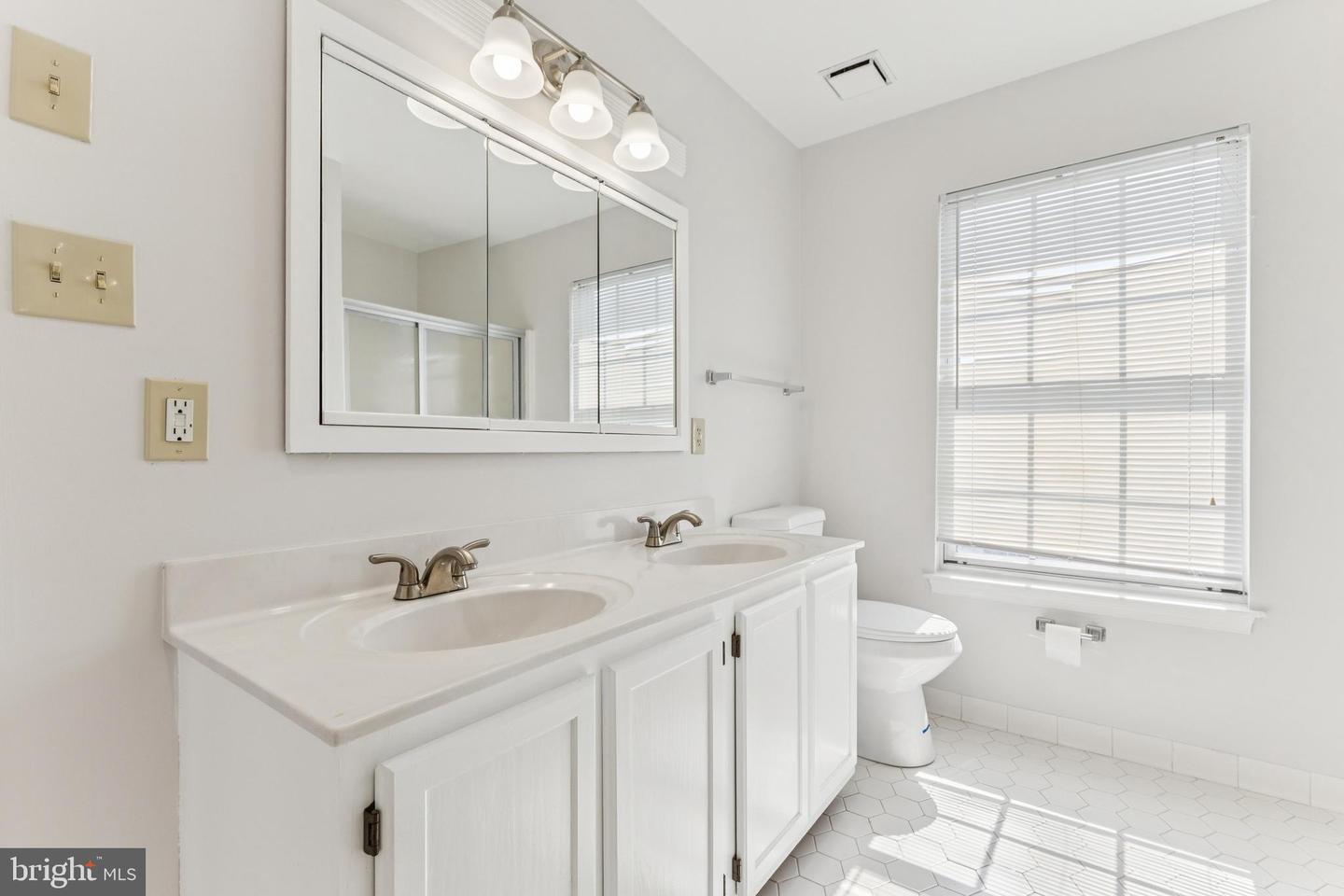 46609 SILHOUETTE SQ, STERLING, Virginia 20164, 4 Bedrooms Bedrooms, ,3 BathroomsBathrooms,Residential,For sale,46609 SILHOUETTE SQ,VALO2101560 MLS # VALO2101560