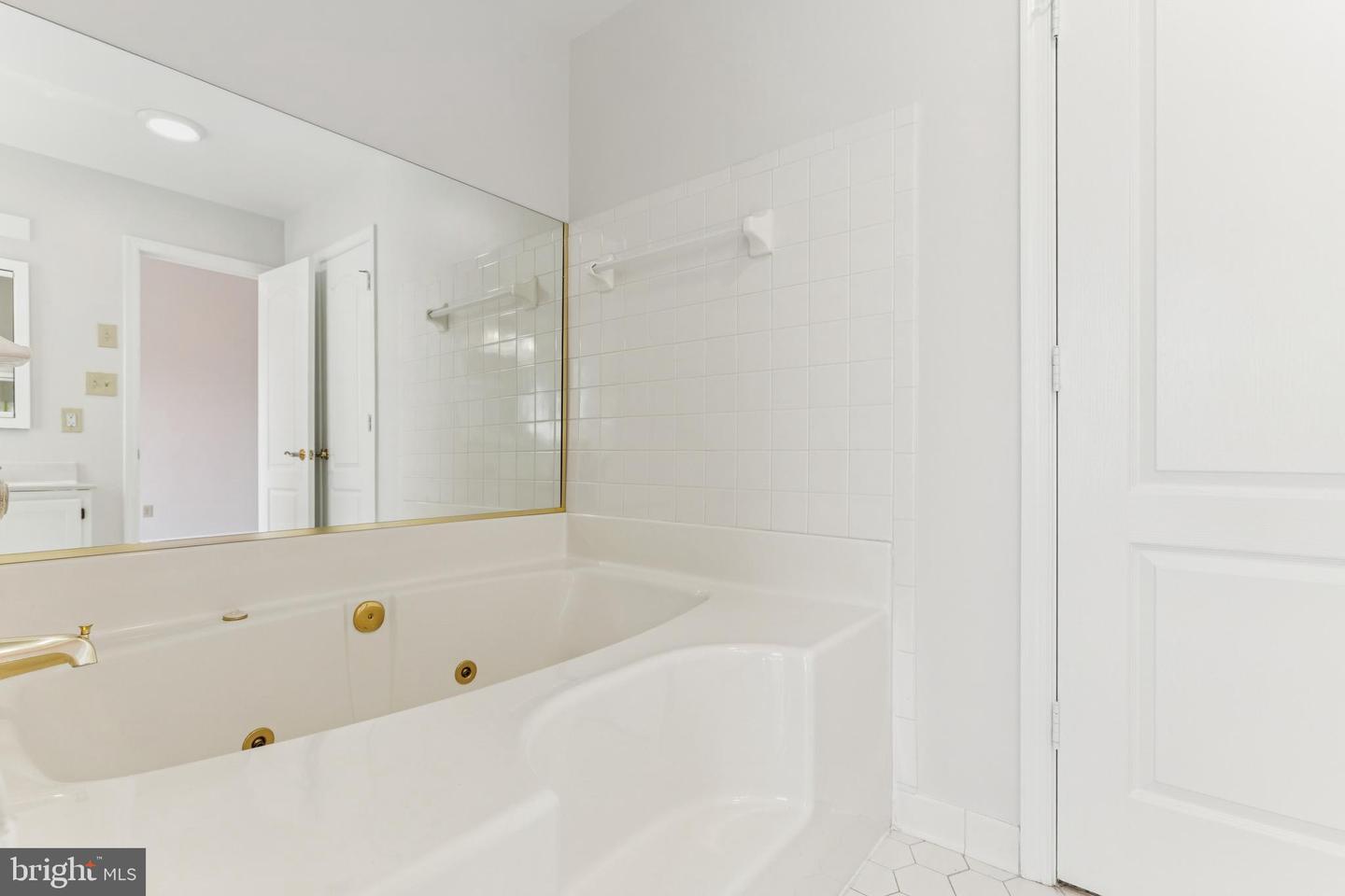 46609 SILHOUETTE SQ, STERLING, Virginia 20164, 4 Bedrooms Bedrooms, ,3 BathroomsBathrooms,Residential,For sale,46609 SILHOUETTE SQ,VALO2101560 MLS # VALO2101560