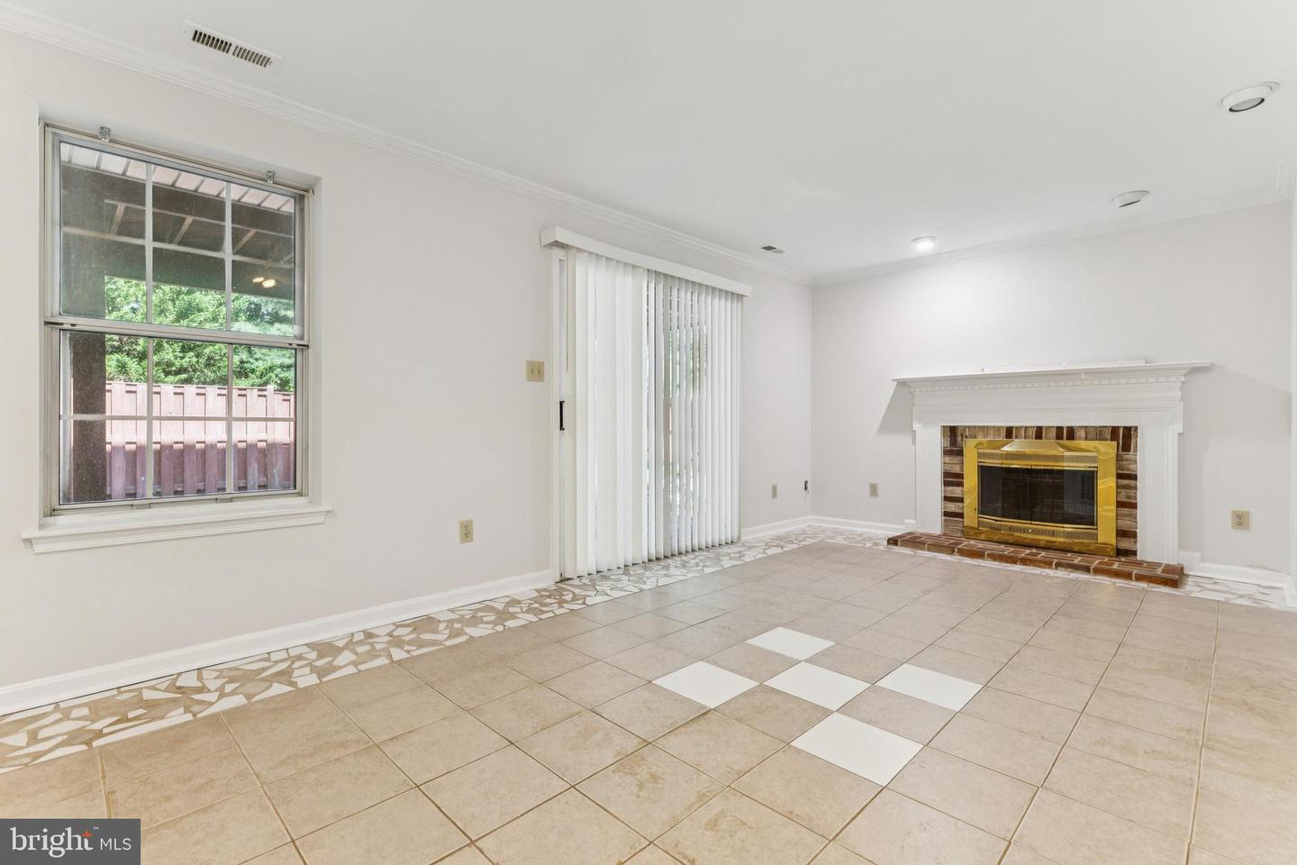 46609 SILHOUETTE SQ, STERLING, Virginia 20164, 4 Bedrooms Bedrooms, ,3 BathroomsBathrooms,Residential,For sale,46609 SILHOUETTE SQ,VALO2101560 MLS # VALO2101560