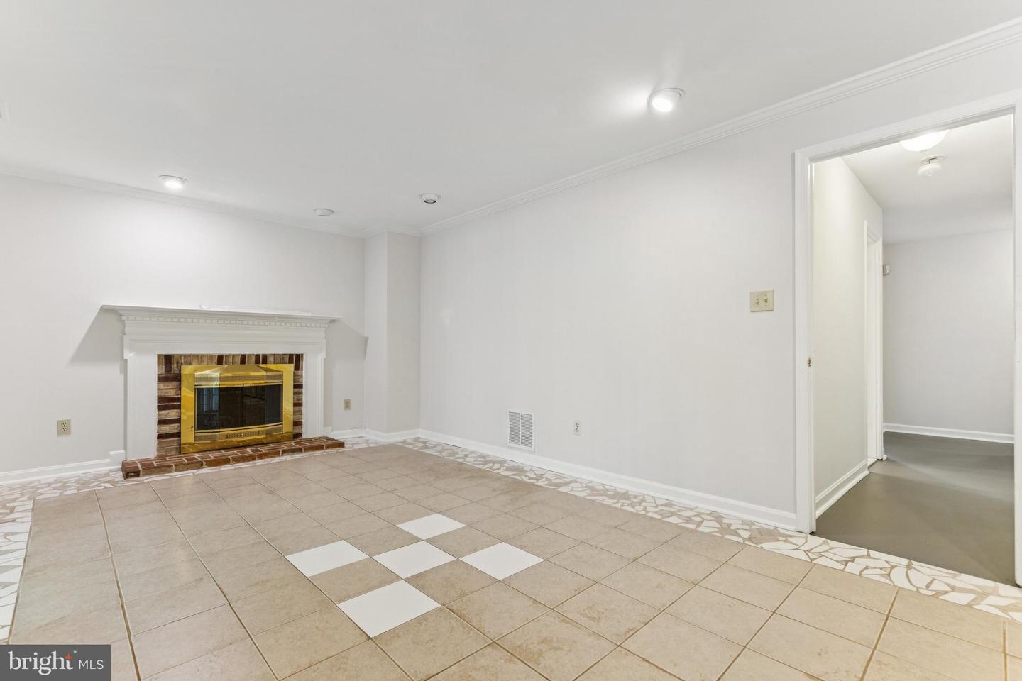 46609 SILHOUETTE SQ, STERLING, Virginia 20164, 4 Bedrooms Bedrooms, ,3 BathroomsBathrooms,Residential,For sale,46609 SILHOUETTE SQ,VALO2101560 MLS # VALO2101560