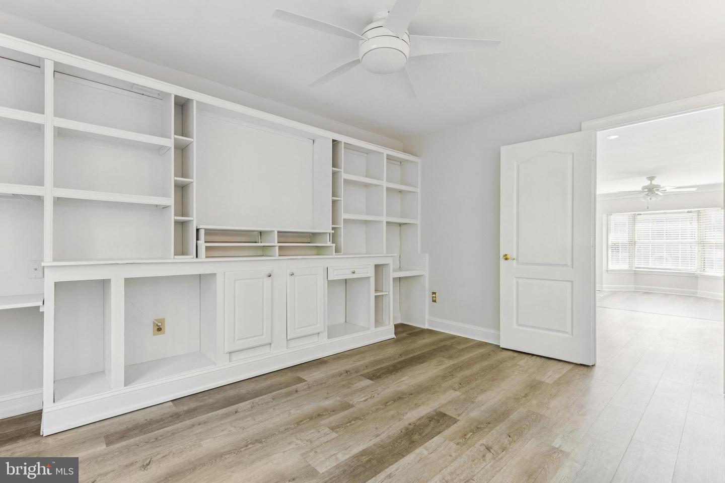 46609 SILHOUETTE SQ, STERLING, Virginia 20164, 4 Bedrooms Bedrooms, ,3 BathroomsBathrooms,Residential,For sale,46609 SILHOUETTE SQ,VALO2101560 MLS # VALO2101560