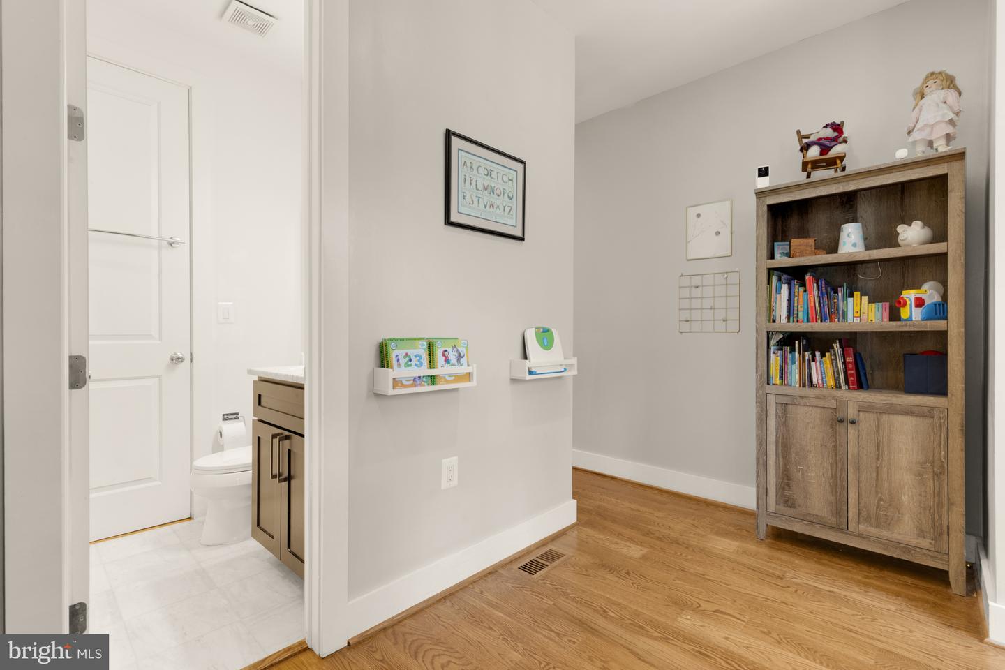 1526 MASSACHUSETTS AVE SE #1, WASHINGTON, District Of Columbia 20003, 3 Bedrooms Bedrooms, ,2 BathroomsBathrooms,Residential,For sale,1526 MASSACHUSETTS AVE SE #1,DCDC2209704 MLS # DCDC2209704
