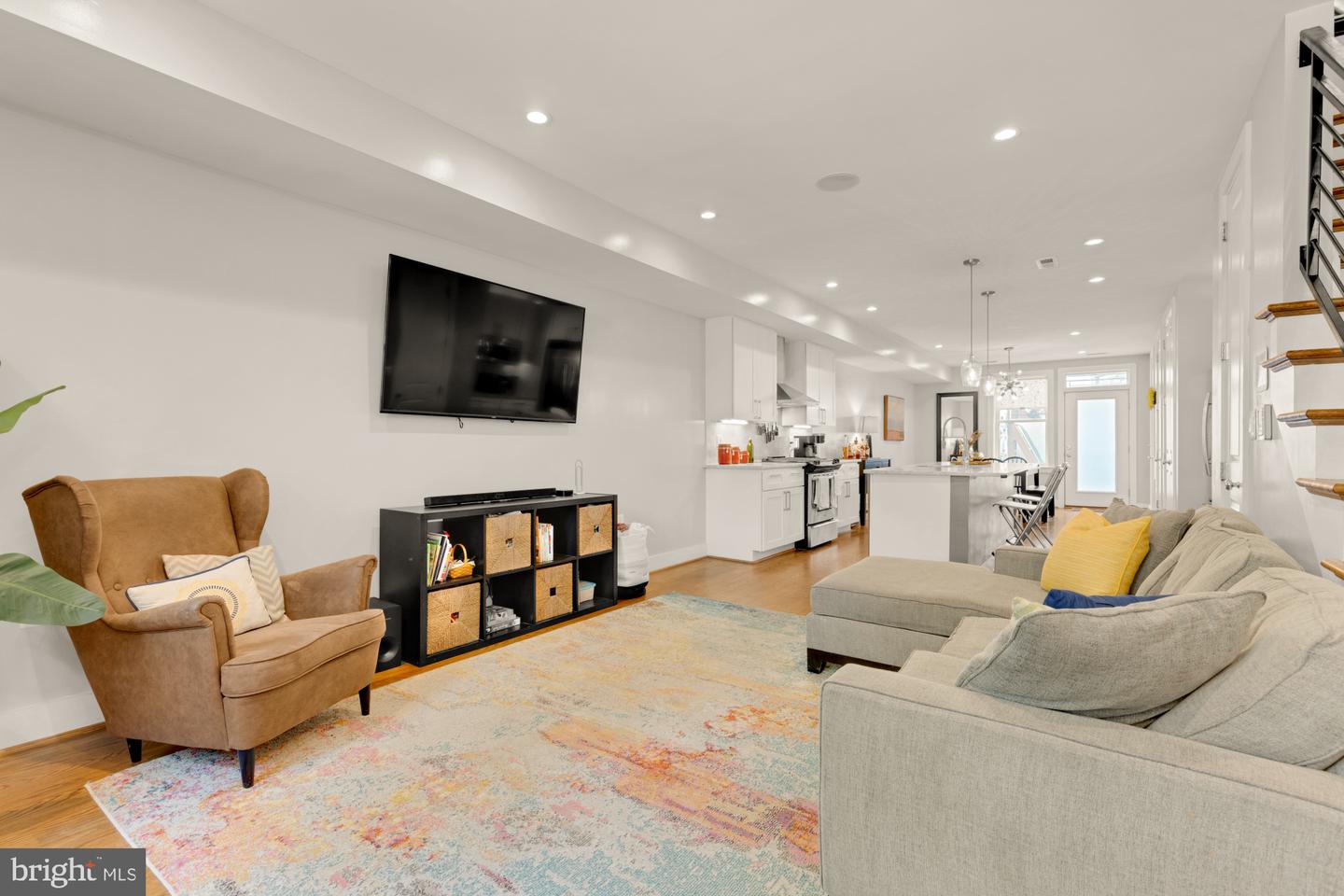 1526 MASSACHUSETTS AVE SE #1, WASHINGTON, District Of Columbia 20003, 3 Bedrooms Bedrooms, ,2 BathroomsBathrooms,Residential,For sale,1526 MASSACHUSETTS AVE SE #1,DCDC2209704 MLS # DCDC2209704