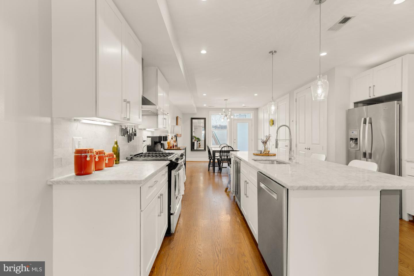 1526 MASSACHUSETTS AVE SE #1, WASHINGTON, District Of Columbia 20003, 3 Bedrooms Bedrooms, ,2 BathroomsBathrooms,Residential,For sale,1526 MASSACHUSETTS AVE SE #1,DCDC2209704 MLS # DCDC2209704