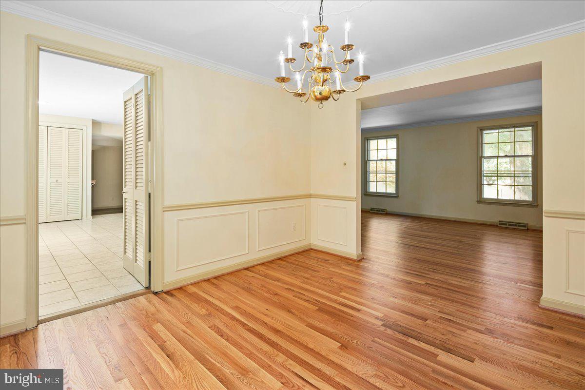 8717 HIGHGATE RD, ALEXANDRIA, Virginia 22308, 5 Bedrooms Bedrooms, ,2 BathroomsBathrooms,Residential,For sale,8717 HIGHGATE RD,VAFX2256042 MLS # VAFX2256042