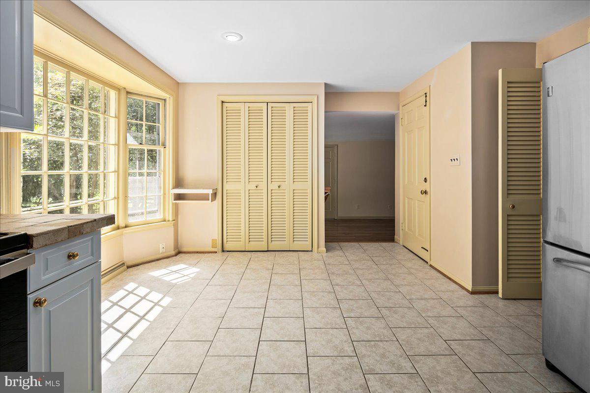 8717 HIGHGATE RD, ALEXANDRIA, Virginia 22308, 5 Bedrooms Bedrooms, ,2 BathroomsBathrooms,Residential,For sale,8717 HIGHGATE RD,VAFX2256042 MLS # VAFX2256042