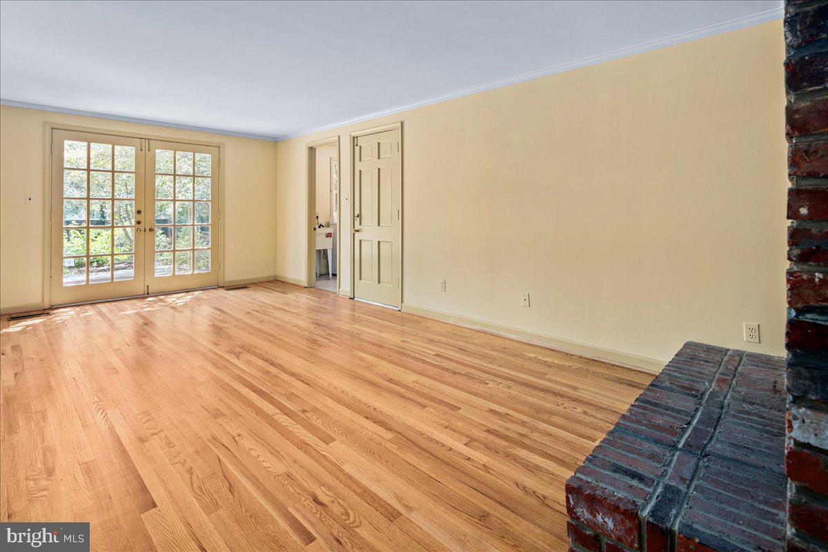 8717 HIGHGATE RD, ALEXANDRIA, Virginia 22308, 5 Bedrooms Bedrooms, ,2 BathroomsBathrooms,Residential,For sale,8717 HIGHGATE RD,VAFX2256042 MLS # VAFX2256042