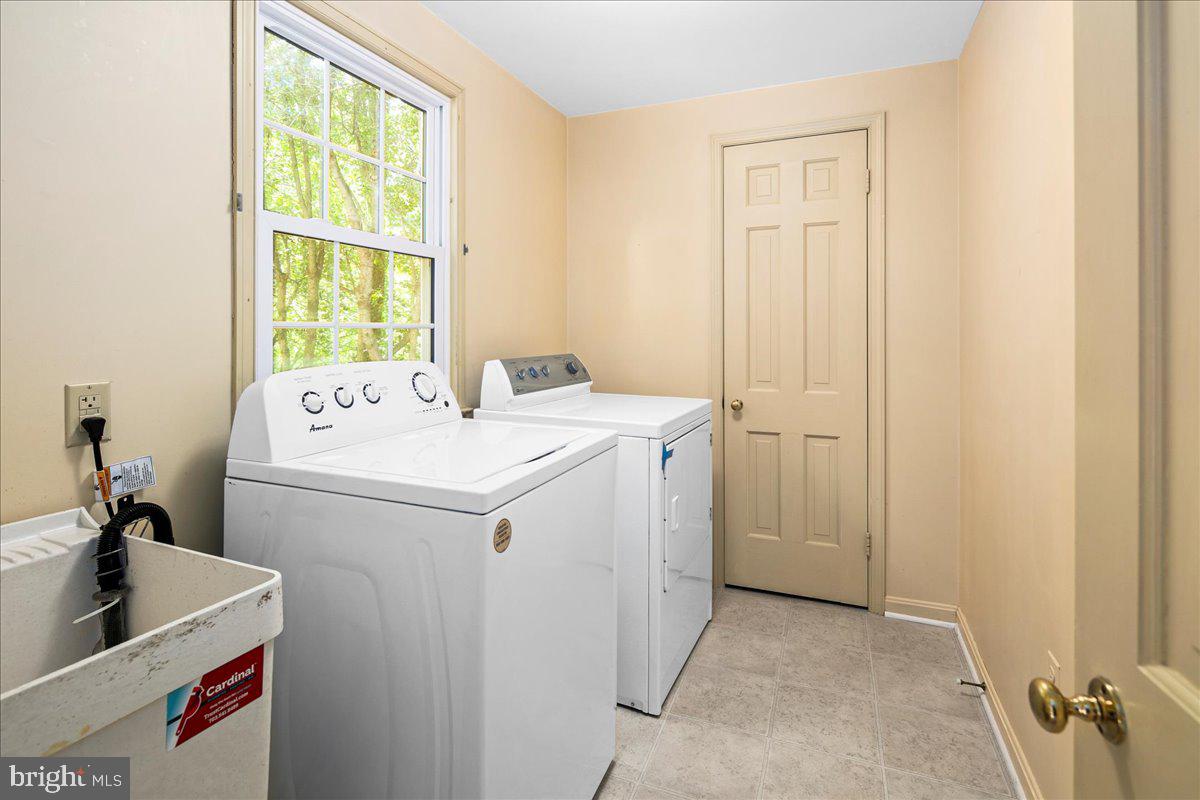 8717 HIGHGATE RD, ALEXANDRIA, Virginia 22308, 5 Bedrooms Bedrooms, ,2 BathroomsBathrooms,Residential,For sale,8717 HIGHGATE RD,VAFX2256042 MLS # VAFX2256042