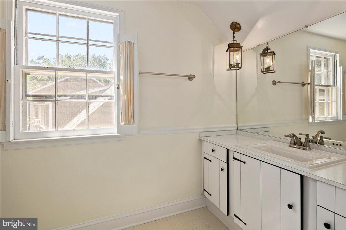 8717 HIGHGATE RD, ALEXANDRIA, Virginia 22308, 5 Bedrooms Bedrooms, ,2 BathroomsBathrooms,Residential,For sale,8717 HIGHGATE RD,VAFX2256042 MLS # VAFX2256042