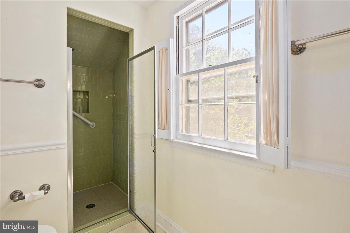 8717 HIGHGATE RD, ALEXANDRIA, Virginia 22308, 5 Bedrooms Bedrooms, ,2 BathroomsBathrooms,Residential,For sale,8717 HIGHGATE RD,VAFX2256042 MLS # VAFX2256042