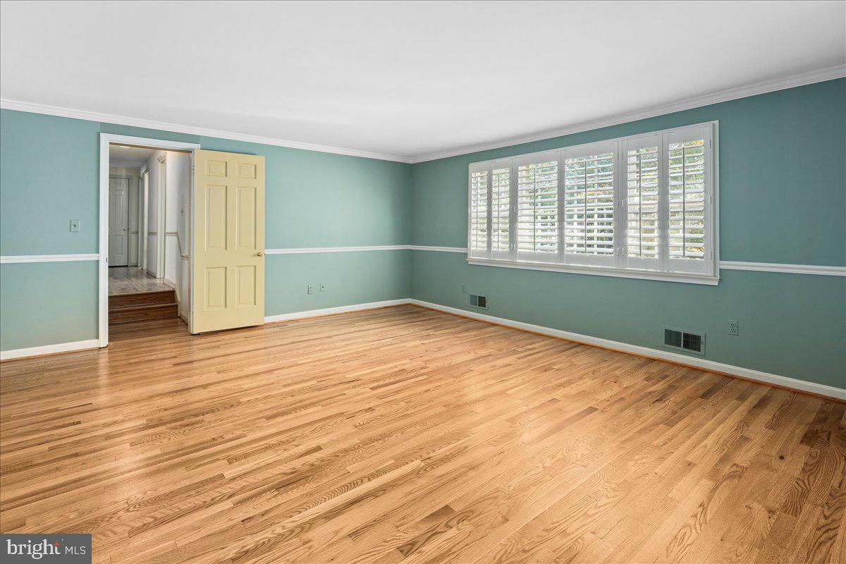 8717 HIGHGATE RD, ALEXANDRIA, Virginia 22308, 5 Bedrooms Bedrooms, ,2 BathroomsBathrooms,Residential,For sale,8717 HIGHGATE RD,VAFX2256042 MLS # VAFX2256042