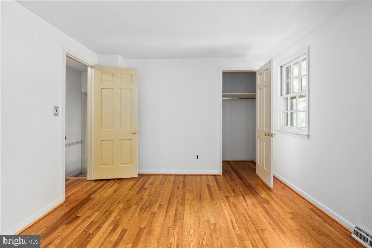 8717 HIGHGATE RD, ALEXANDRIA, Virginia 22308, 5 Bedrooms Bedrooms, ,2 BathroomsBathrooms,Residential,For sale,8717 HIGHGATE RD,VAFX2256042 MLS # VAFX2256042