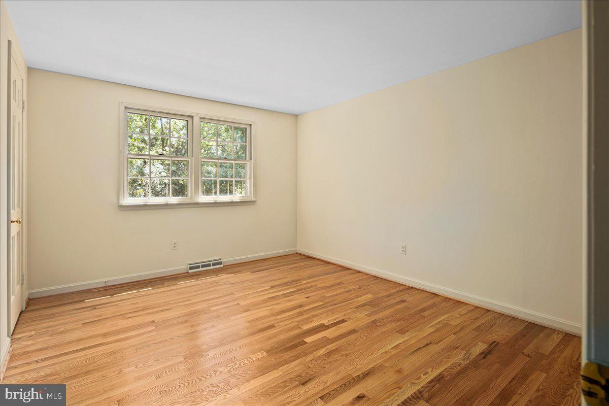 8717 HIGHGATE RD, ALEXANDRIA, Virginia 22308, 5 Bedrooms Bedrooms, ,2 BathroomsBathrooms,Residential,For sale,8717 HIGHGATE RD,VAFX2256042 MLS # VAFX2256042