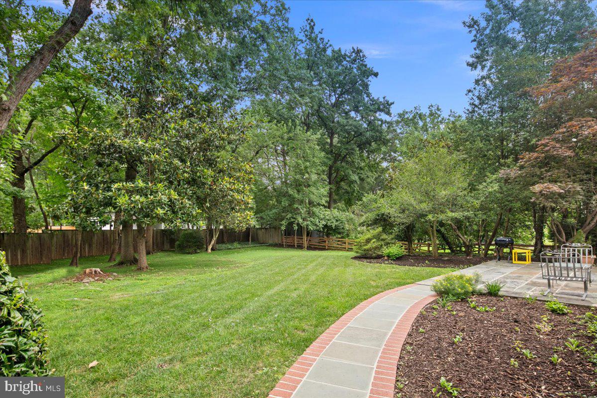 8717 HIGHGATE RD, ALEXANDRIA, Virginia 22308, 5 Bedrooms Bedrooms, ,2 BathroomsBathrooms,Residential,For sale,8717 HIGHGATE RD,VAFX2256042 MLS # VAFX2256042