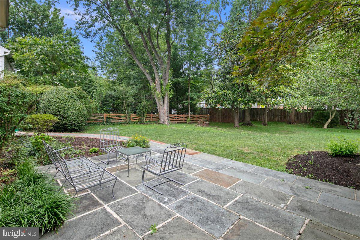 8717 HIGHGATE RD, ALEXANDRIA, Virginia 22308, 5 Bedrooms Bedrooms, ,2 BathroomsBathrooms,Residential,For sale,8717 HIGHGATE RD,VAFX2256042 MLS # VAFX2256042