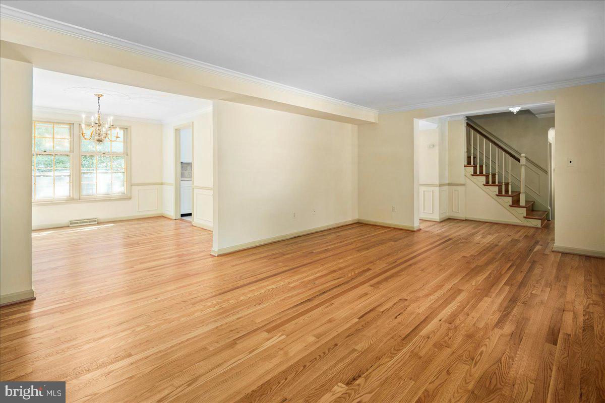 8717 HIGHGATE RD, ALEXANDRIA, Virginia 22308, 5 Bedrooms Bedrooms, ,2 BathroomsBathrooms,Residential,For sale,8717 HIGHGATE RD,VAFX2256042 MLS # VAFX2256042