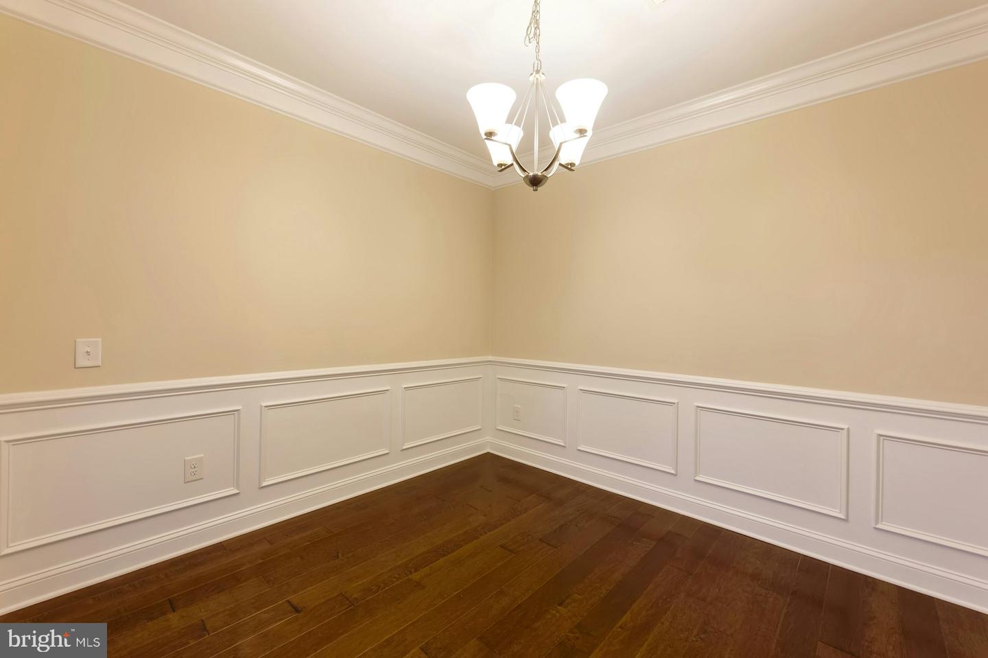 15201 ROYAL CREST DR #303, HAYMARKET, Virginia 20169, 2 Bedrooms Bedrooms, ,2 BathroomsBathrooms,Residential,For sale,15201 ROYAL CREST DR #303,VAPW2099620 MLS # VAPW2099620