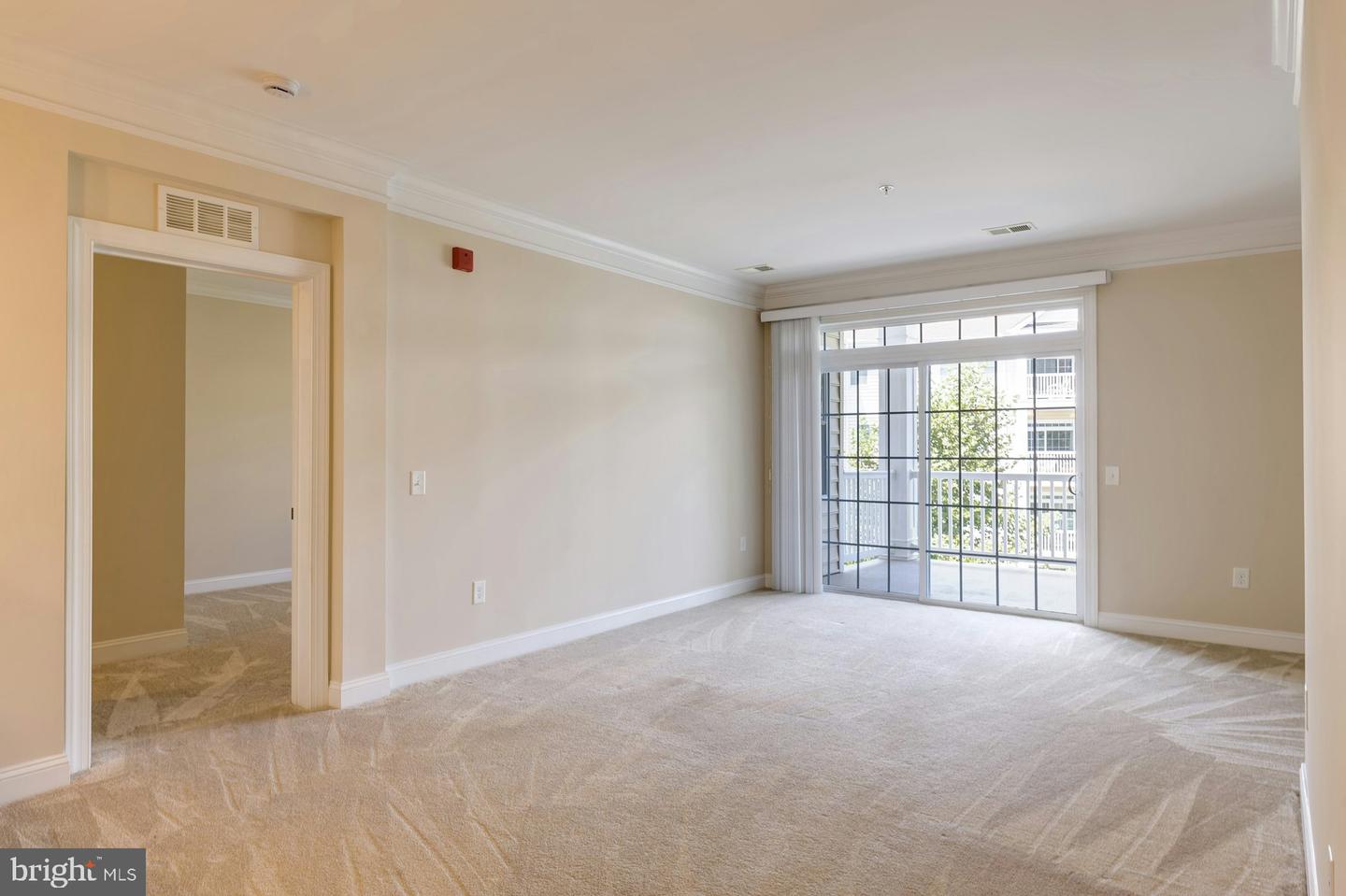 15201 ROYAL CREST DR #303, HAYMARKET, Virginia 20169, 2 Bedrooms Bedrooms, ,2 BathroomsBathrooms,Residential,For sale,15201 ROYAL CREST DR #303,VAPW2099620 MLS # VAPW2099620