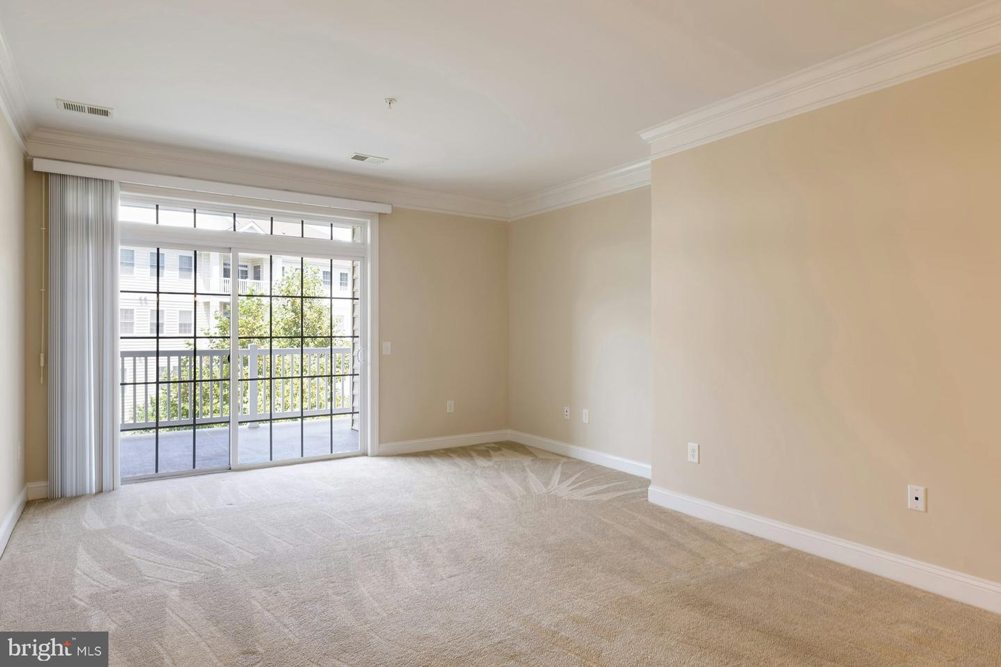 15201 ROYAL CREST DR #303, HAYMARKET, Virginia 20169, 2 Bedrooms Bedrooms, ,2 BathroomsBathrooms,Residential,For sale,15201 ROYAL CREST DR #303,VAPW2099620 MLS # VAPW2099620