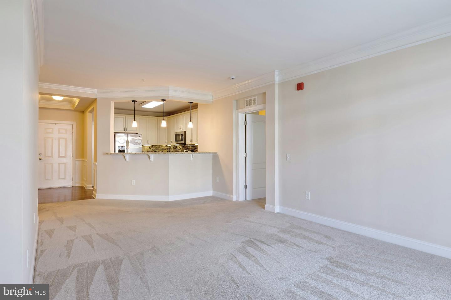 15201 ROYAL CREST DR #303, HAYMARKET, Virginia 20169, 2 Bedrooms Bedrooms, ,2 BathroomsBathrooms,Residential,For sale,15201 ROYAL CREST DR #303,VAPW2099620 MLS # VAPW2099620