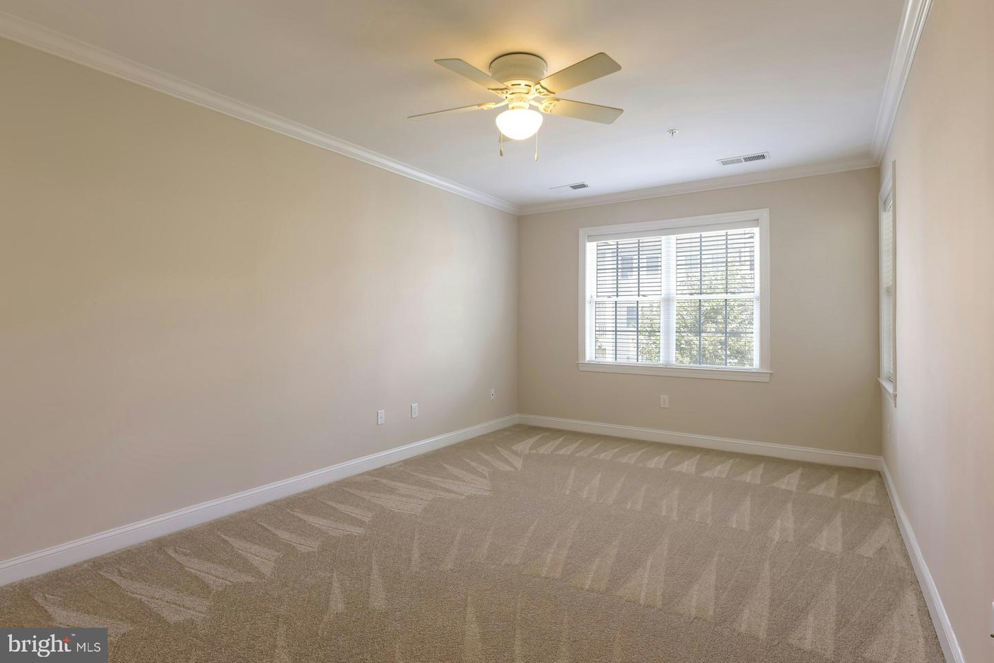 15201 ROYAL CREST DR #303, HAYMARKET, Virginia 20169, 2 Bedrooms Bedrooms, ,2 BathroomsBathrooms,Residential,For sale,15201 ROYAL CREST DR #303,VAPW2099620 MLS # VAPW2099620