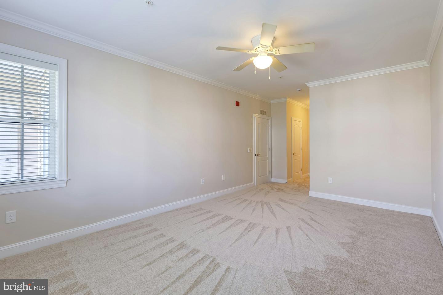 15201 ROYAL CREST DR #303, HAYMARKET, Virginia 20169, 2 Bedrooms Bedrooms, ,2 BathroomsBathrooms,Residential,For sale,15201 ROYAL CREST DR #303,VAPW2099620 MLS # VAPW2099620