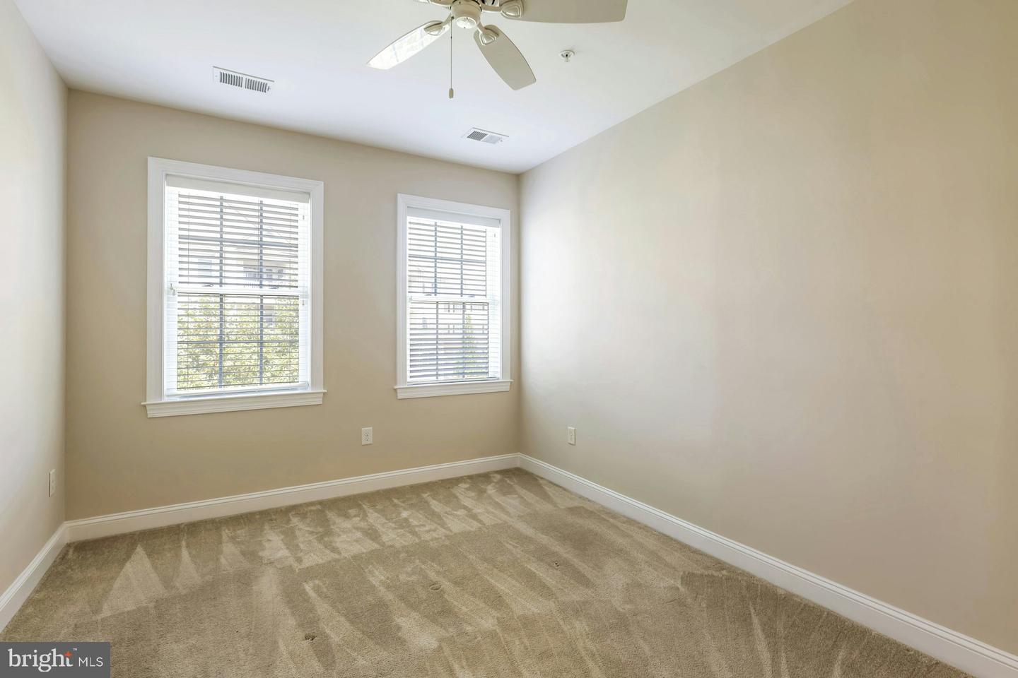 15201 ROYAL CREST DR #303, HAYMARKET, Virginia 20169, 2 Bedrooms Bedrooms, ,2 BathroomsBathrooms,Residential,For sale,15201 ROYAL CREST DR #303,VAPW2099620 MLS # VAPW2099620